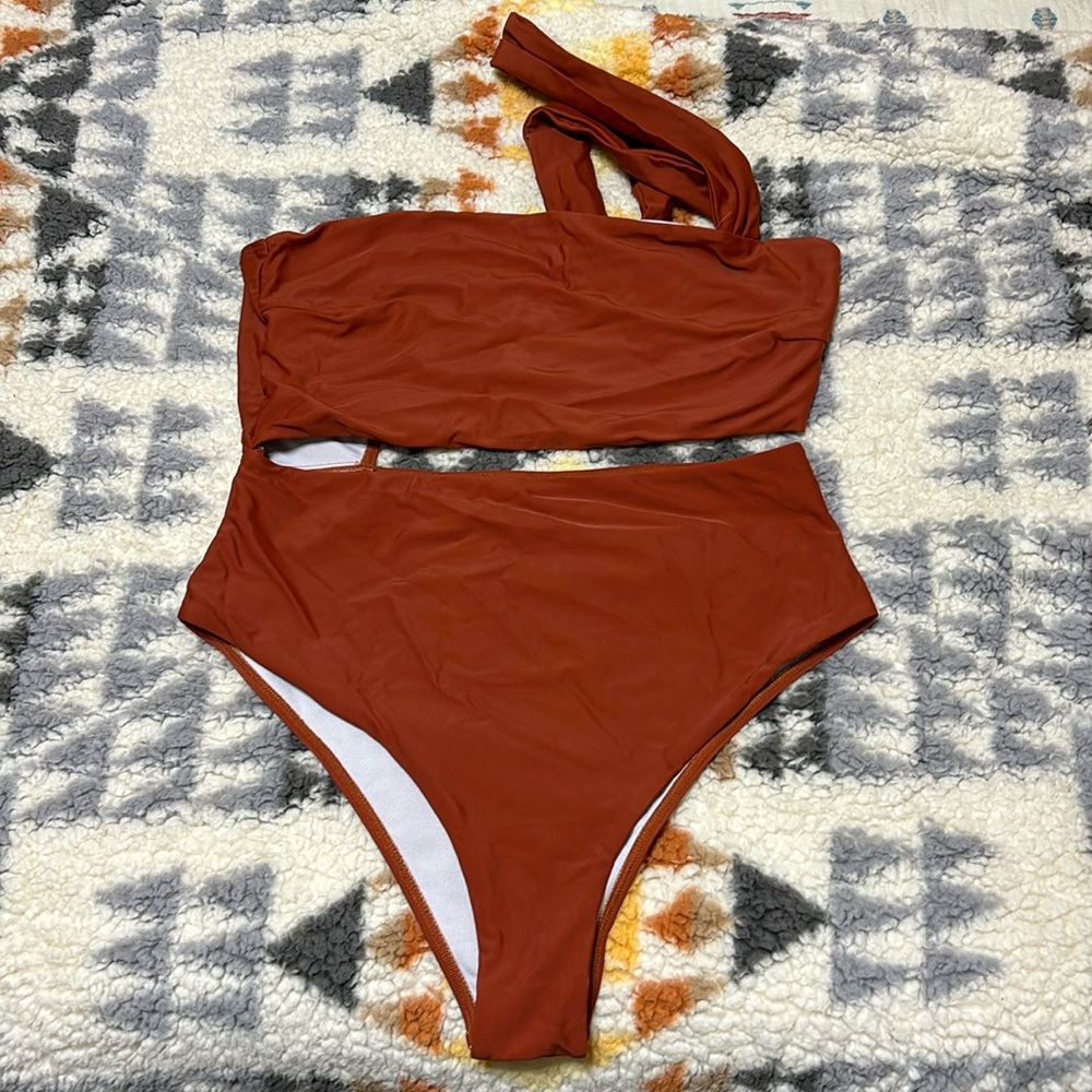 Women’s swim